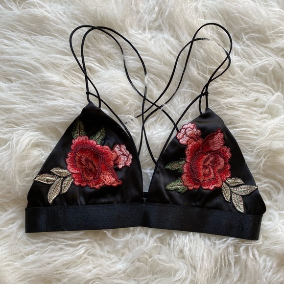 LF✨ || NWT flower embroidered bralette - Picture 2 of 7